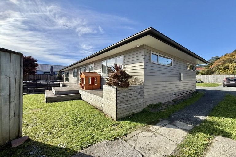 Photo of property in 250a Fergusson Drive, Heretaunga, Upper Hutt, 5018