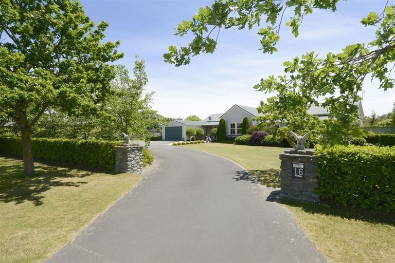 Photo of property in 16 Oak Tree Lane, Rolleston, 7614