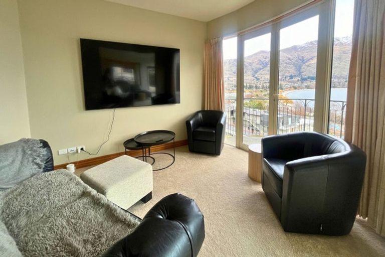 Photo of property in 10 Lismore Street, Wanaka, 9305