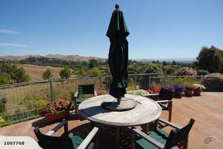 Photo of property in 15 Hikanui Place, Havelock North, 4130