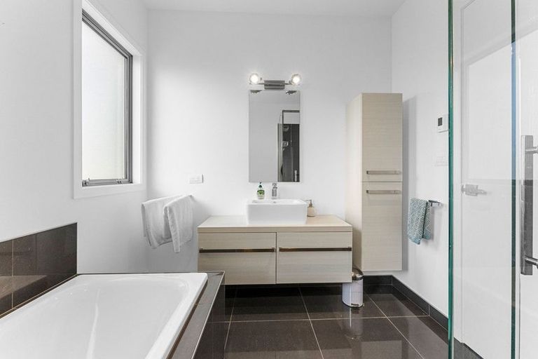 Photo of property in 68 Mcgiven Drive, Ridgewood, New Plymouth, 4371