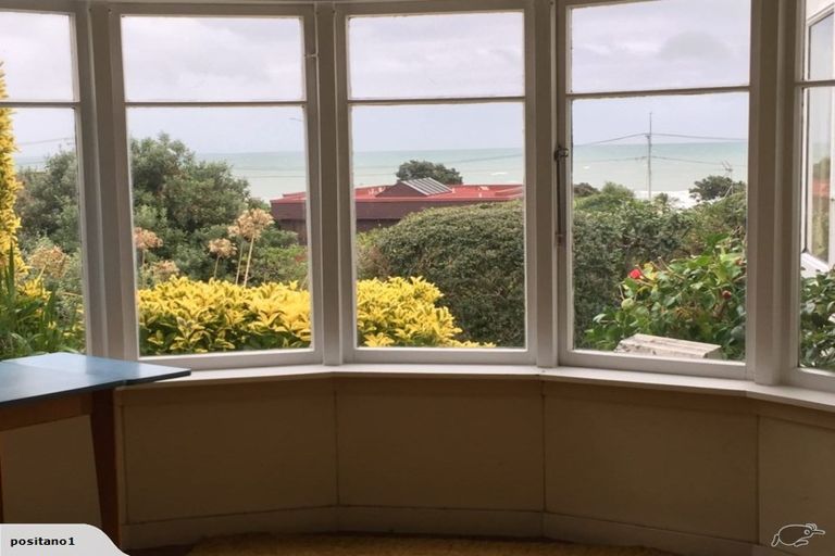 Photo of property in 134 Seaview Road, Paraparaumu Beach, Paraparaumu, 5032