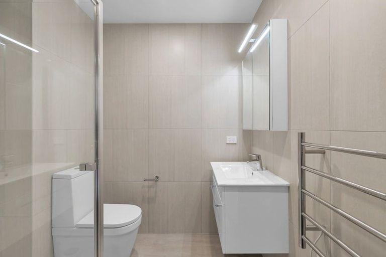 Photo of property in 25/g05 Potter Avenue, Northcote, Auckland, 0627
