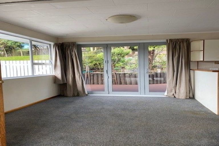 Photo of property in 16 Waipounamu Drive, Kelson, Lower Hutt, 5010