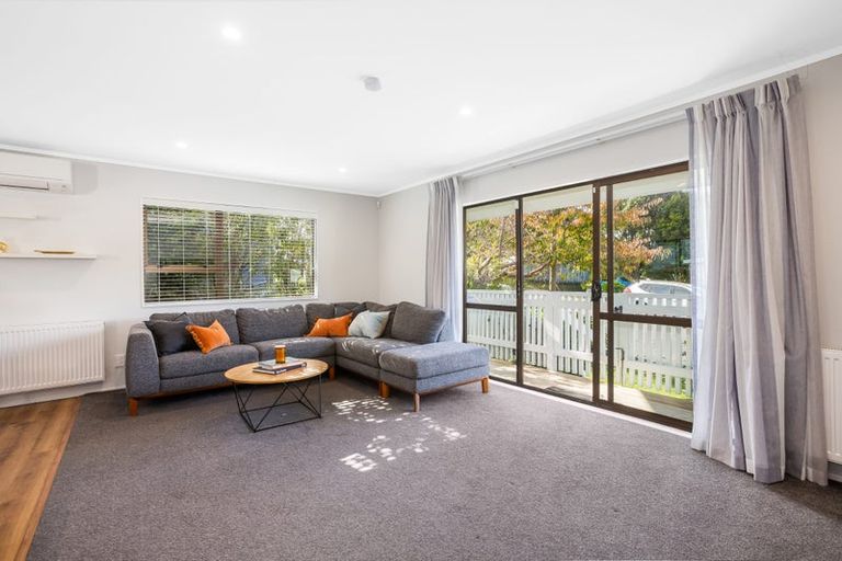 Photo of property in 19 Seagull Place, Whitby, Porirua, 5024