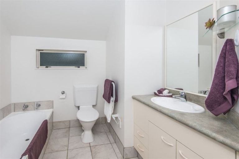 Photo of property in 9f1 Braemar Terrace, Johnsonville, Wellington, 6037