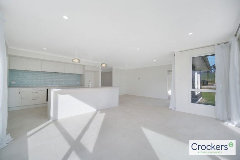 Photo of property in 1522a Old North Road, Helensville, 0875