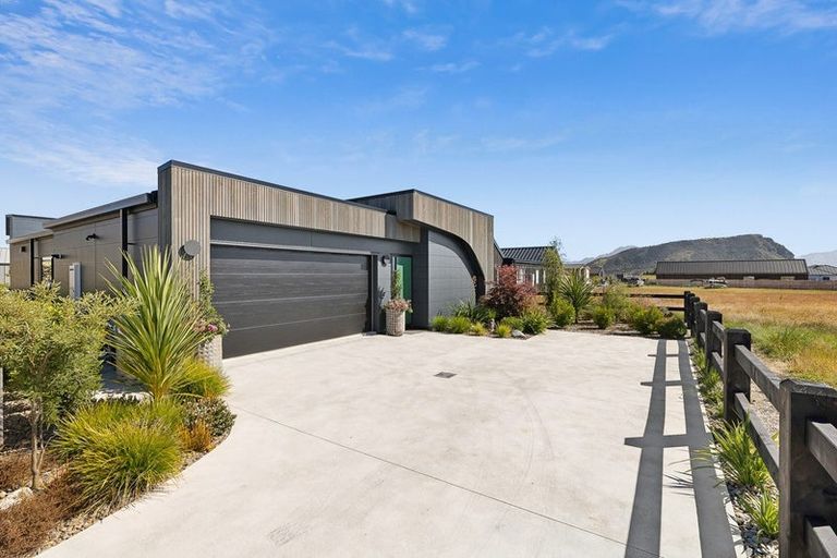 Photo of property in 21a Deans Drive, Wanaka, 9305