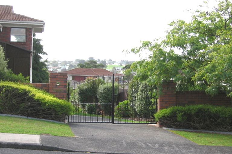 Photo of property in 42 Widmore Drive, Massey, Auckland, 0614