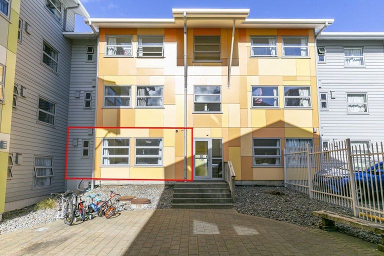 Photo of property in Drummond Street Flats, 17/19u Drummond Street, Mount Cook, Wellington, 6021