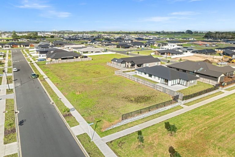 Photo of property in 20 Kapiakauri Road, One Tree Point, 0118