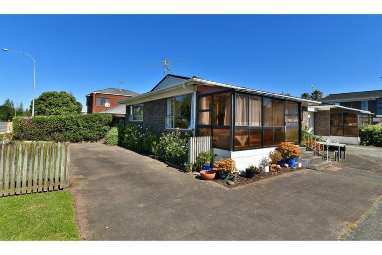 Photo of property in 1/262 Hibiscus Coast Highway, Orewa, 0931