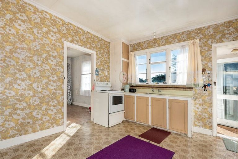 Photo of property in 102 Yaldhurst Road, Sockburn, Christchurch, 8042