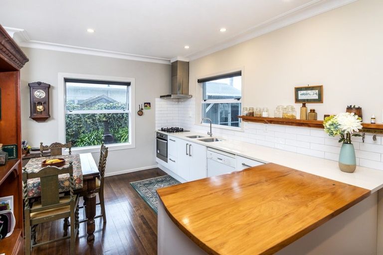 Photo of property in 419 Pakuranga Road, Pakuranga Heights, Auckland, 2010
