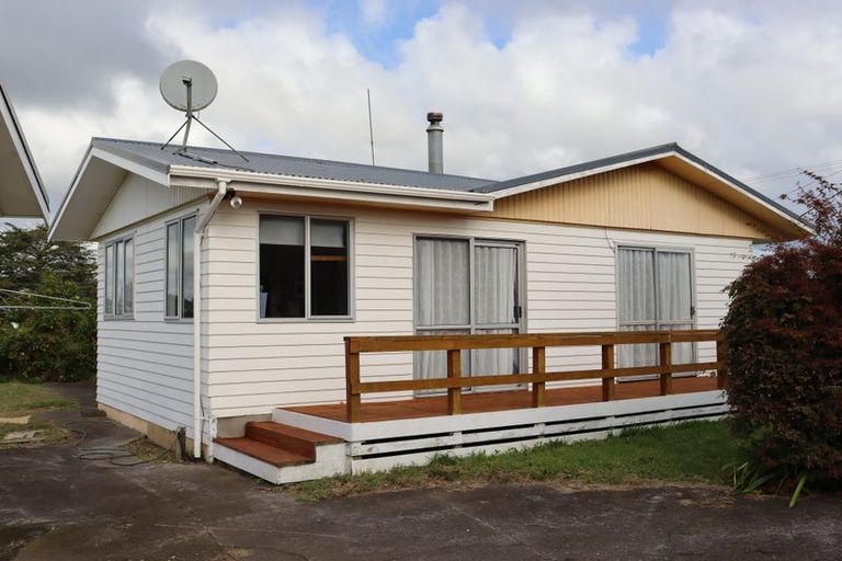 Photo of property in 203 Corbett Road, Paraite, New Plymouth, 4373