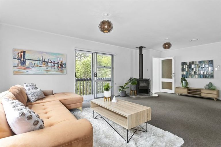 Photo of property in 21 Fairmount Road, Titirangi, Auckland, 0604