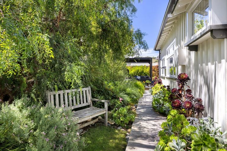 Photo of property in 8 Celia Street, Redcliffs, Christchurch, 8081