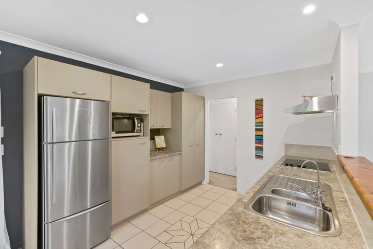 Photo of property in 15 Cabeleigh Drive, Helensville, 0800