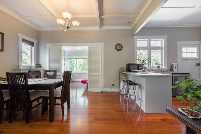 Photo of property in 360 Huia Road, Titirangi, Auckland, 0604