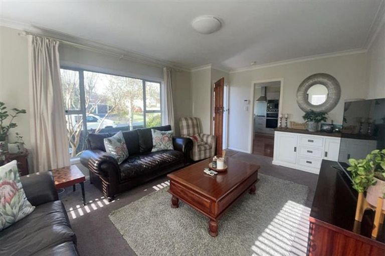 Photo of property in 17 Trafalgar Road, Milford, Auckland, 0620