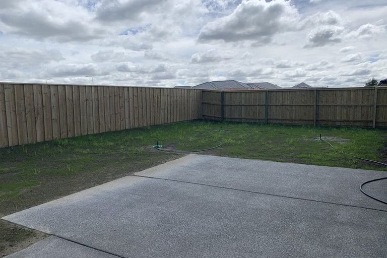 Photo of property in 38 Eileen Way, Rolleston, 7615