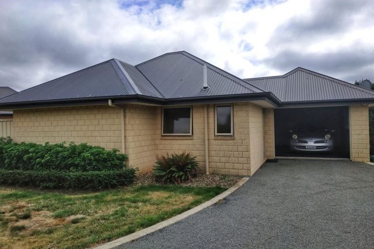 Photo of property in 28 Devine Drive, Rolleston, Christchurch, 7678