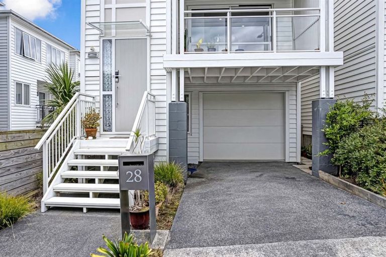Photo of property in 28 Fernly Rise, Flat Bush, Auckland, 2019