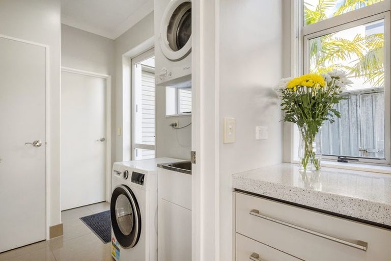 Photo of property in 4 Laurel Oak Drive, Schnapper Rock, Auckland, 0632