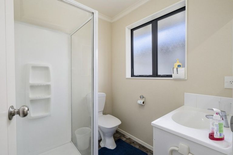 Photo of property in 33 Geneva Terrace, Kelvin Grove, Palmerston North, 4414