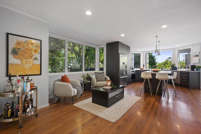 Photo of property in 6a Terrylyn Drive, Hillcrest, Auckland, 0627