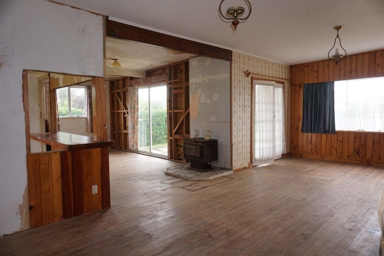 Photo of property in 14 Otereo Street, Hokio Beach, Levin, 5571