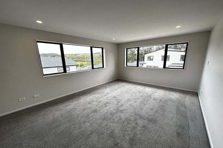 Photo of property in 8 Snuggery Loop, Orewa, 0931