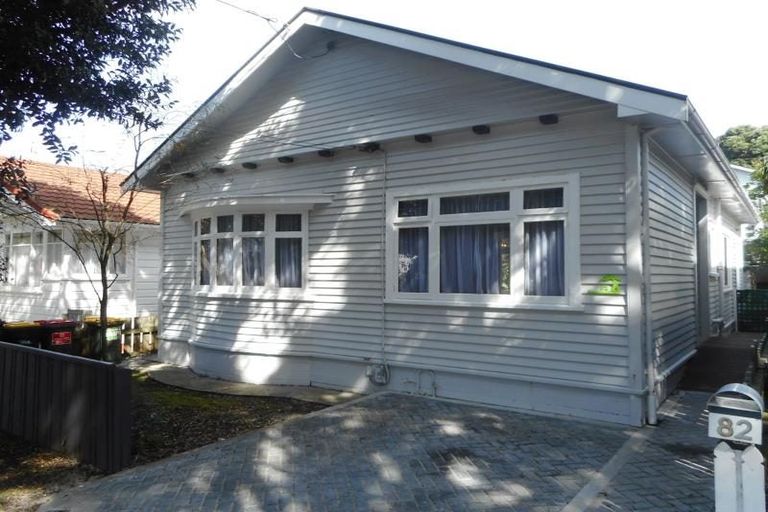 Photo of property in 82 The Parade, Island Bay, Wellington, 6023