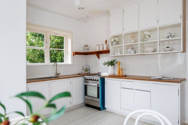 Photo of property in 63 Savage Crescent, West End, Palmerston North, 4412