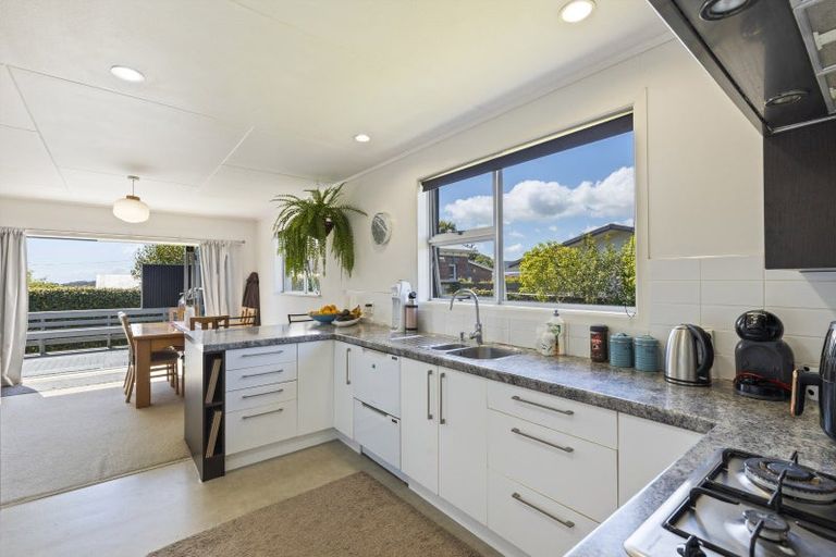 Photo of property in 29 Barrett Street, Westown, New Plymouth, 4310