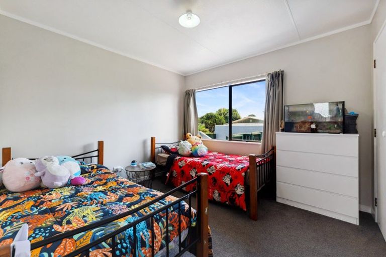 Photo of property in 20a Tahurangi Place, Spotswood, New Plymouth, 4310