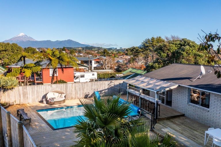 Photo of property in 219a Tukapa Street, Westown, New Plymouth, 4310