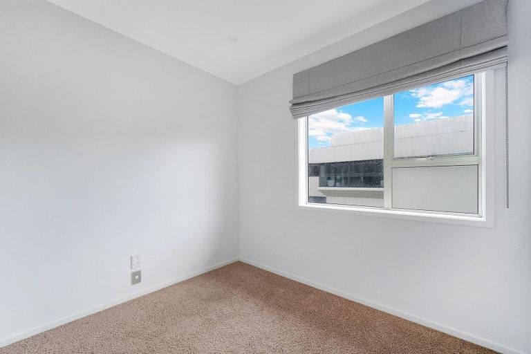 Photo of property in 9 Sandown Road, Rothesay Bay, Auckland, 0630