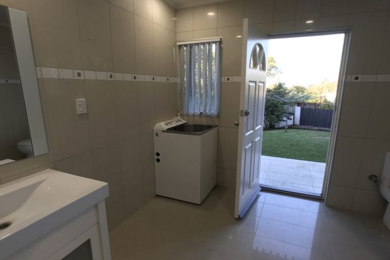 Photo of property in 22 Hartley Terrace, Massey, Auckland, 0614