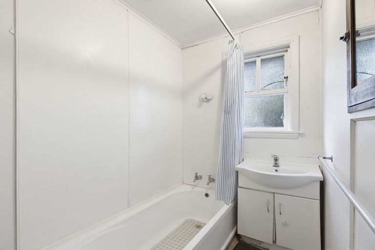 Photo of property in 14 Karamu Street, Upper Riccarton, Christchurch, 8041