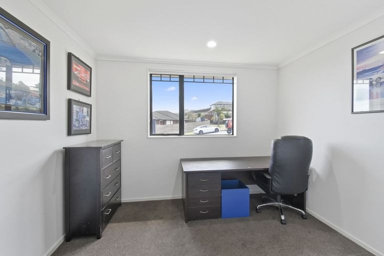 Photo of property in 5 Keri Vista Rise, Papakura, 2110