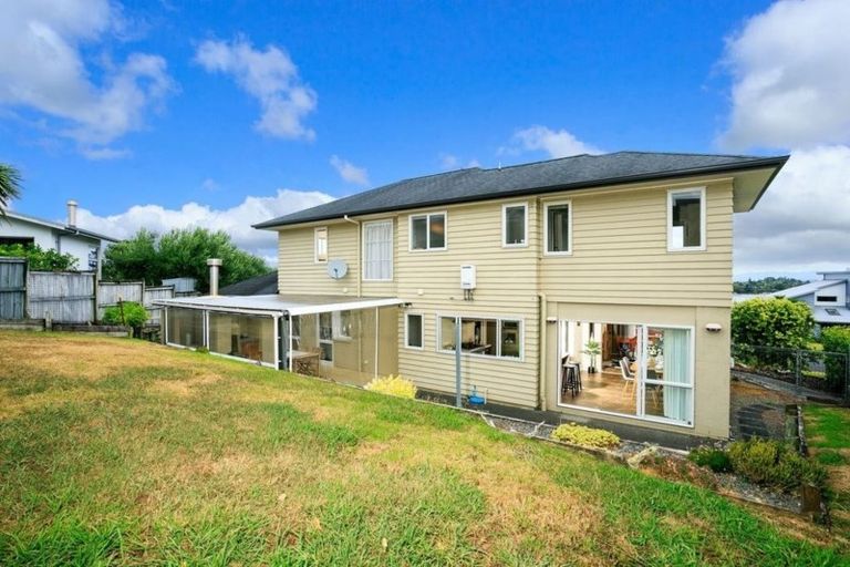 Photo of property in 51 Kittiwake Drive, Schnapper Rock, Auckland, 0632