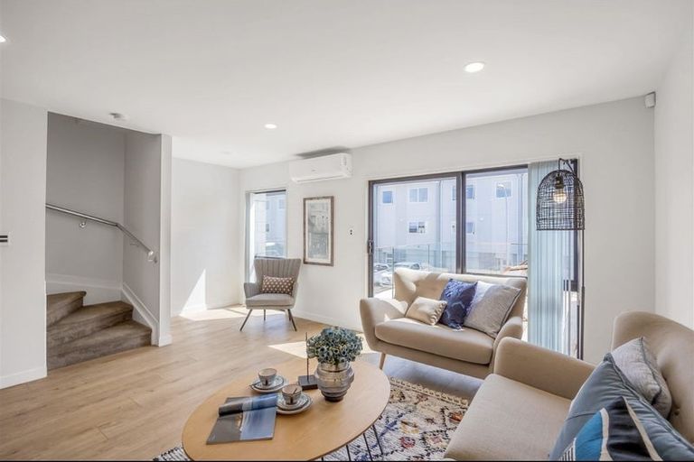 Photo of property in 16 Meritage Lane, Te Atatu South, Auckland, 0610