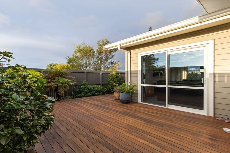 Photo of property in 3 Silicon Way, Fitzherbert, Palmerston North, 4410
