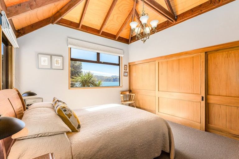 Photo of property in 146 Breaker Bay Road, Breaker Bay, Wellington, 6022