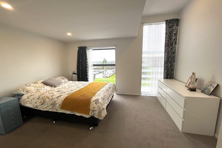 Photo of property in 26 Memorial Park Lane, Hobsonville, Auckland, 0618