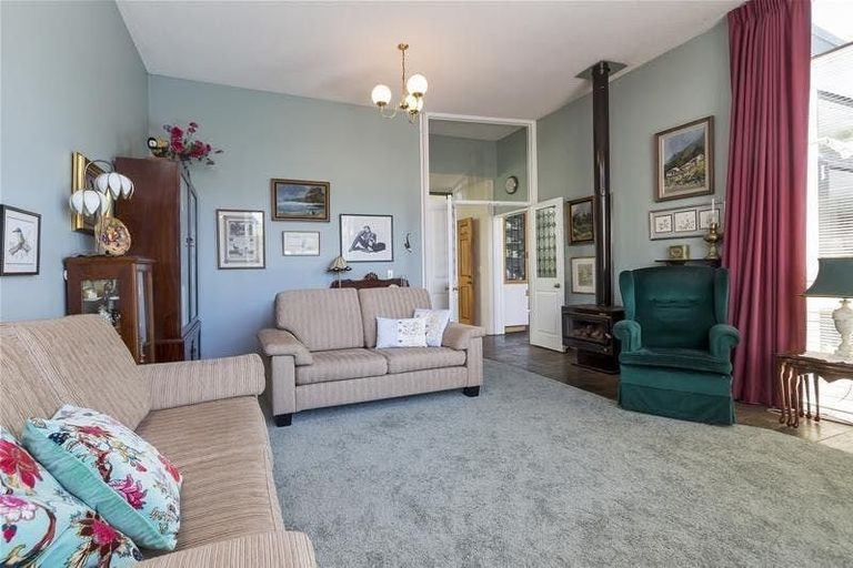 Photo of property in 103 Cascades Road, Pakuranga Heights, Auckland, 2010
