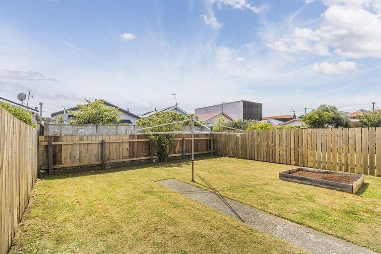 Photo of property in 12 Cockburn Street, Kilbirnie, Wellington, 6022