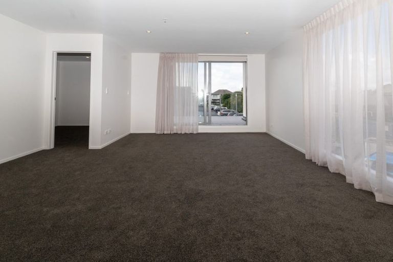 Photo of property in Bella Vista, 1g/84 Gunner Drive, Te Atatu Peninsula, Auckland, 0610