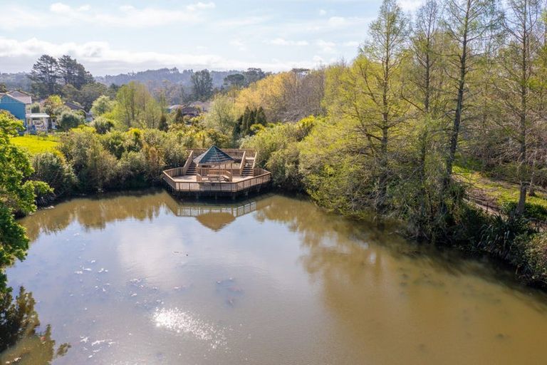 Photo of property in 24 Oakway Drive, Schnapper Rock, Auckland, 0632